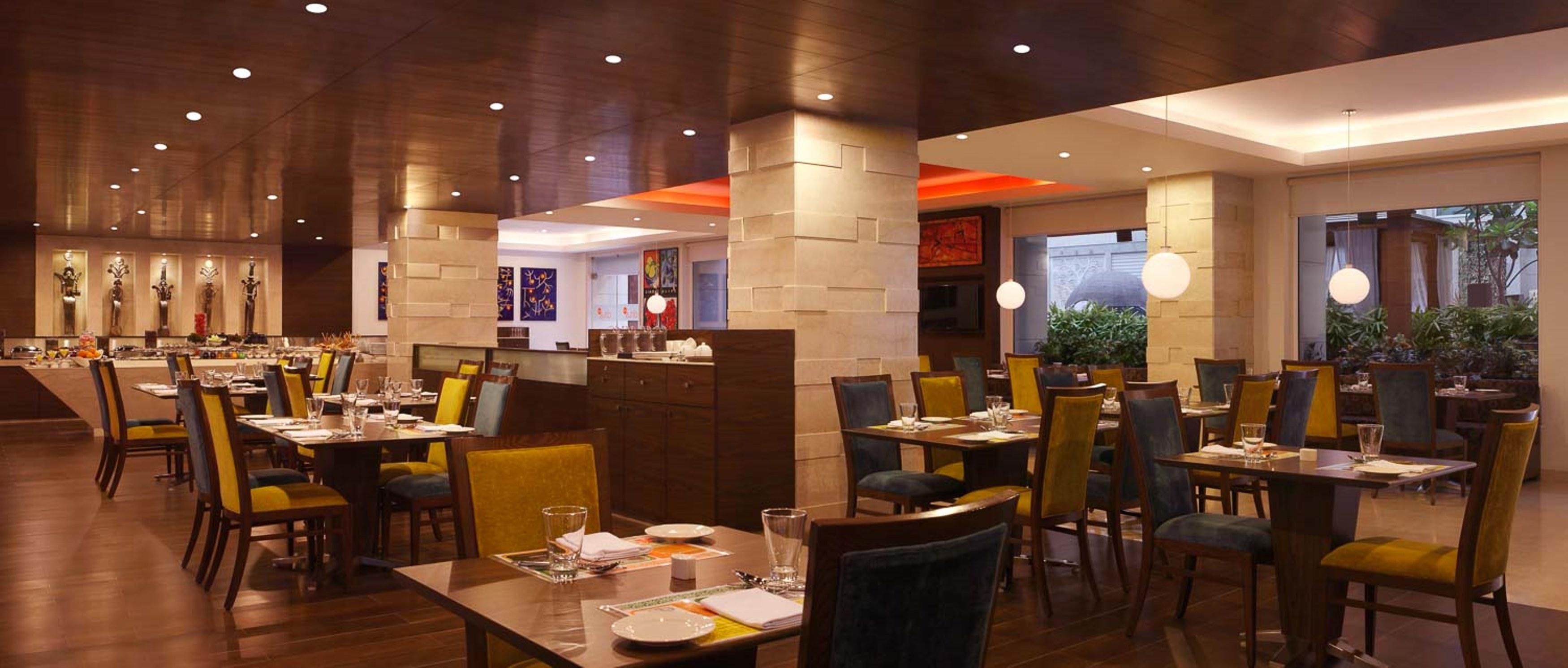 Lemon Tree Premier, Delhi Airport Hotel New Delhi Buitenkant foto The interior of the restaurant