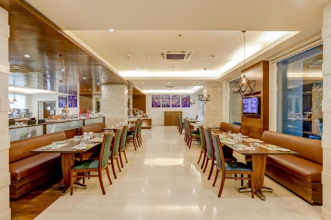 Lemon Tree Premier, Delhi Airport Hotel New Delhi Buitenkant foto The interior of the restaurant