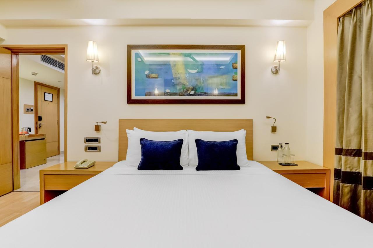 Lemon Tree Premier, Delhi Airport Hotel New Delhi Buitenkant foto A room at the hotel