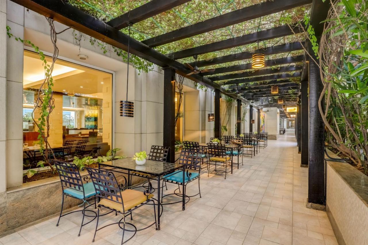 Lemon Tree Premier, Delhi Airport Hotel New Delhi Buitenkant foto The Pergola