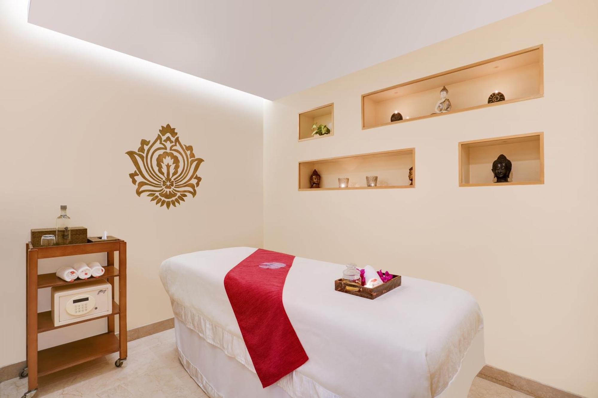 Lemon Tree Premier, Delhi Airport Hotel New Delhi Buitenkant foto Spa at The Oberoi, Mumbai